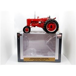 IH Farmall 300 Case WF tractor Highly Detailed 1:16 Has Box