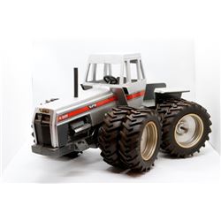 White 4-225 Field Boss 1:16 Has Box