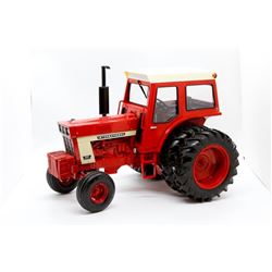 International Harvester 966 tractor Ertl 1:16 Has Box