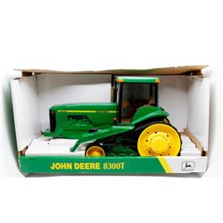 John Deere 8300T Ertl 1:16 Has Box