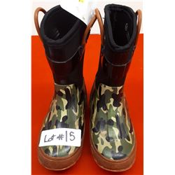 SIZE 8 CHILDRENS BOOTS
