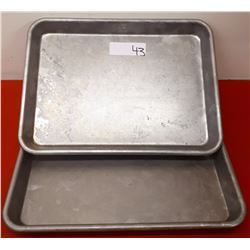 2 BAKING SHEETS