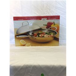 WOK WITH LID IN BOX