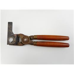 LYMAN BULLET MOLD, # 913, SINGLE CAVITY VINTAGE MOLD W/HANDLES