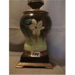 1881 STYLE VASE LAMP, BLACK/DAISY, 12 1/2"B 1881 CIRCA 