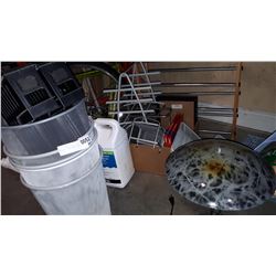 LOT OF WASTE BINS, OFFICE SUPPLIES, AND TABLE LAMP