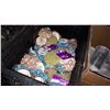 Image 2 : TOTE OF DECORATIVE MARBLES