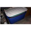 Image 1 : 3 LARGE TOTES