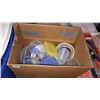 Image 1 : BOX OF TUPPERWARE