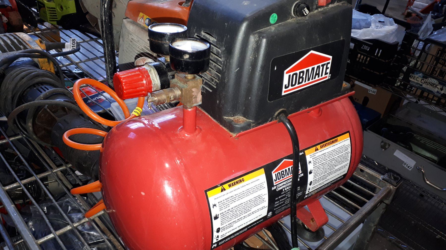 JOBMATE AIR COMPRESSOR 3 GALLON JOBMATE AIR COMPRESSOR 3 GALLON