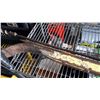 Image 2 : LARGE WRECKING BAR PRY BAR AND HAND DRILL