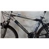 Image 2 : SILVER AND BLACK GIANT "RINCON" BIKE