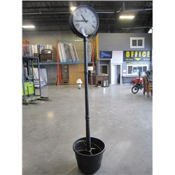 QUARTZ OUTDOOR CLOCK W/ PLANTER