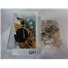 Image 1 : TRAY OF SILVER AND GOLD TONE ESTATE JEWELERY