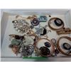 Image 2 : 2 TRAYS OF NECKLACES AND 3 TRAYS OF JEWELERY