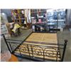 Image 1 : QUEENSIZE METAL BEDFRAME