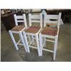 Image 1 : 3 WHITE BAR STOOLS