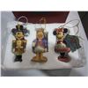 Image 2 : JIM SHORE DISNEY TRADITIONS SHOW CASE ORNAMENTS IN BOX