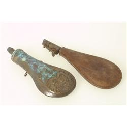  2 bags for gunpowder, leather and metal