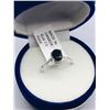 Image 3 : 31) 10K WHITE GOLD BLUE SAPPHIRE & DIAMOND RING