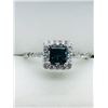 Image 1 : 46) 14K WHITE GOLD BLUE & WHITE DIAMOND RING