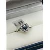 Image 3 : 48) 10K WHITE GOLD BLACK & WHITE DIAMOND RING