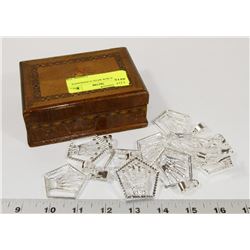 VINTAGE BOX WITH 10 PENDANTS