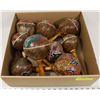 Image 1 : FLAT OF ASSORTED MARACAS