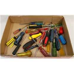FLAT OF VARIOUS TYPE AND SIZE SCREWDRIVERS.