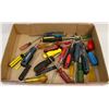 Image 1 : FLAT OF VARIOUS TYPE AND SIZE SCREWDRIVERS.