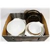 Image 1 : CASSEROLE DISHES WITH LIDS AND PYREX COOKWARE.