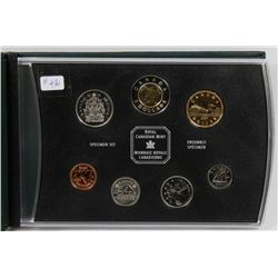 2001 CASED CANADA SPECIMEN COIN SET