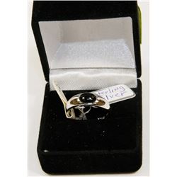 NEW STERLING 925 SILVER ONYX SIZE 7 RING.