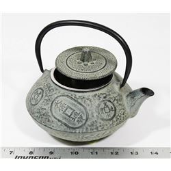 VINTAGE ASIAN CAST IRON TEA POT