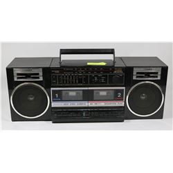 VINTAGE FISHER GHETTO BLASTER CASSETTE PLAYER