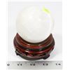 Image 1 : WHITE QUARTZ SPHERE ON STAND -