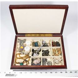 ESTATE WOOD JEWELLERY BOX W/