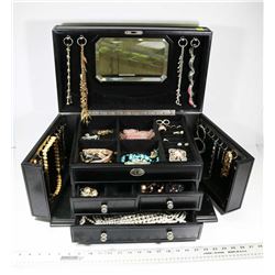 DRESSER TOP JEWELLERY ARMOIRE, HAS 4 DRAWERS