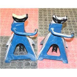 PAIR OF 2 TON AXLE STANDS.