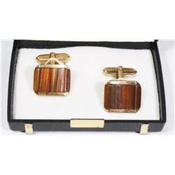 PAIR OF VINTAGE TIGERS EYE CUFFLINKS