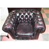 Image 1 : 44" TUCK & ROLL DIAMOND LOUNGE CHAIR.