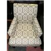 Image 1 : 25" FABRIC ARM CHAIR.
