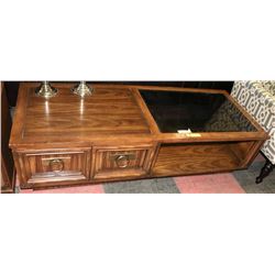 WOOD & GLASS COFFEE TABLE.