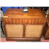 Image 1 : VINTAGE WOOD NIGHTSTAND.