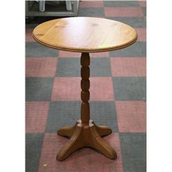 ROUND PEDESTAL END TABLE.