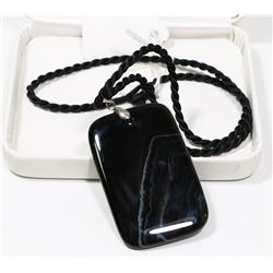 ONYX STONE PENDANT NECKLACE