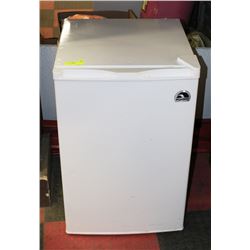 IGLOO MINI FRIDGE