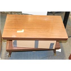 WOOD STYLE END TABLE (26"X16"X16").