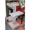 Image 1 : 4 TIER CAT TREE.