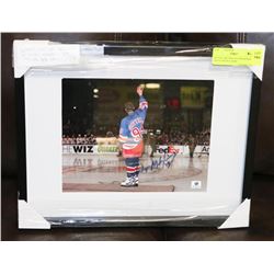 WAYNE GRETZKY AUTOGRAPHED PHOTO WITH GLOBAL